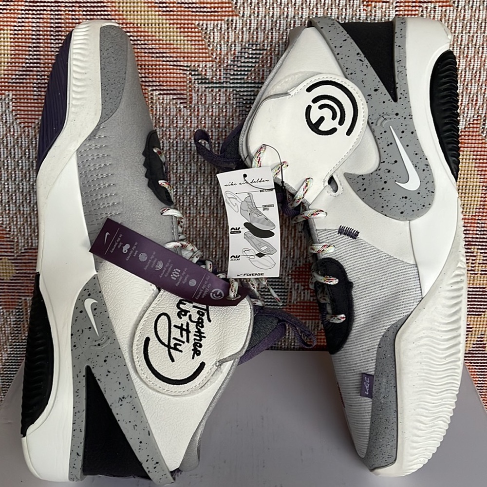 Nike Air Deldon "Together 
We Fly" Men’s
Basketball Shoe
Summit White/Pale Ivory - Picture 13 of 16